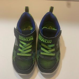 Skechers  boys size12. Slip on sneakers with Hook and loop